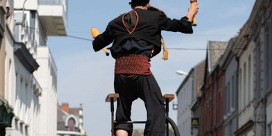 image - SPECTACLE DÉAMBULATOIRE : ORKEST BAZAR