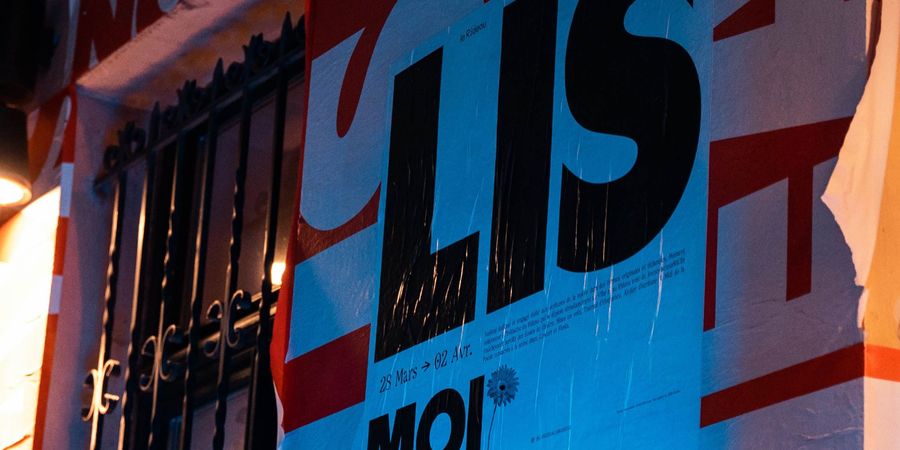 image - Lis-moi tout 23*24