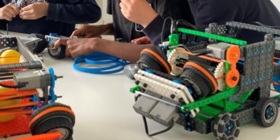 image - Cours de robotique (9 à 14 ans) : VEX IQ Robotics Competition